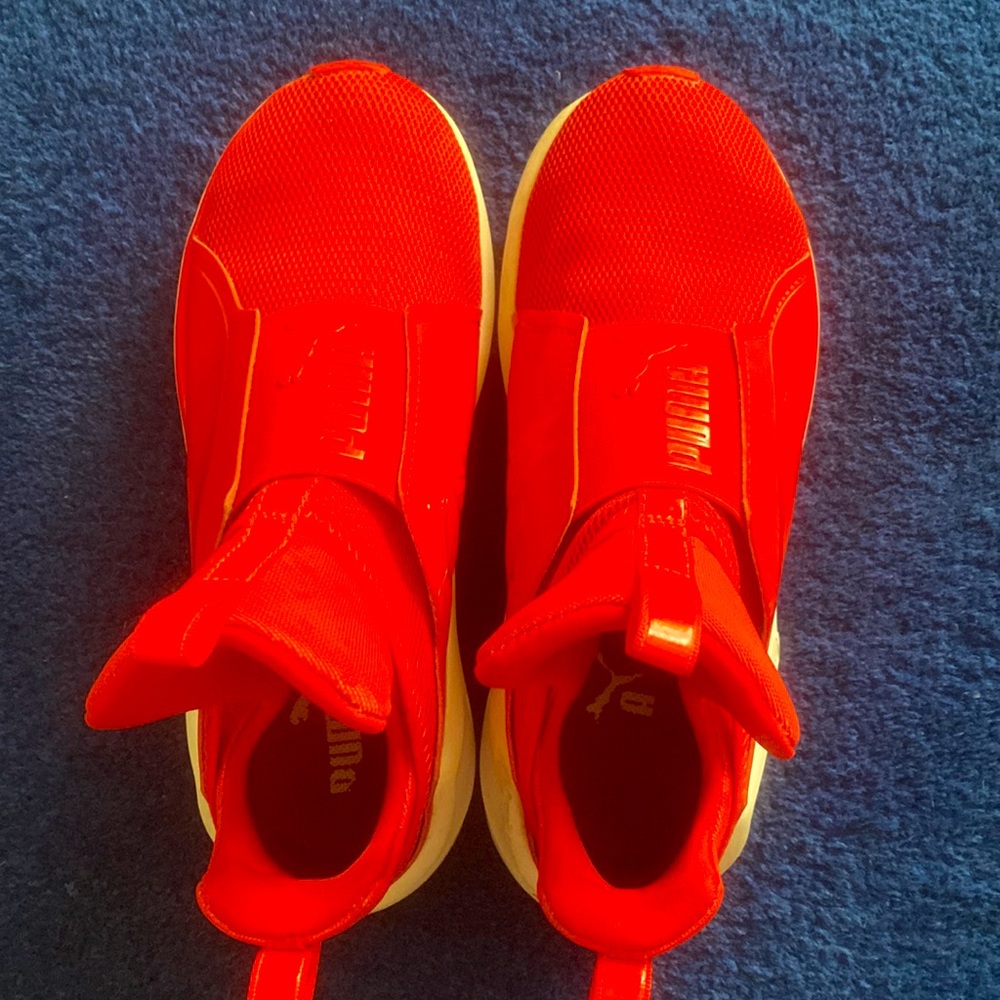 Puma Fierce Kylie Jenner Slip on Sneakers Red Women’s size 6 Barely Worn!